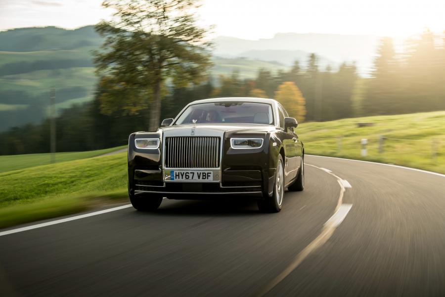  Rolls-Royce Phantom EWB 2017 года  (UK) (фото 5 из 40)